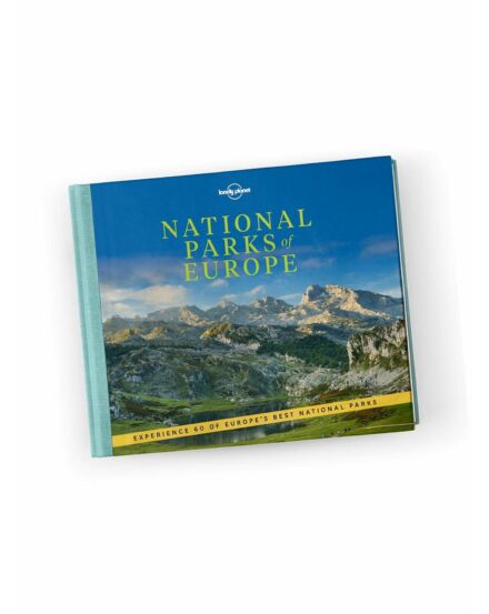 Cartographia Európa nemzeti parkjai útikönyv Lonely Planet (angol) 9781786576491